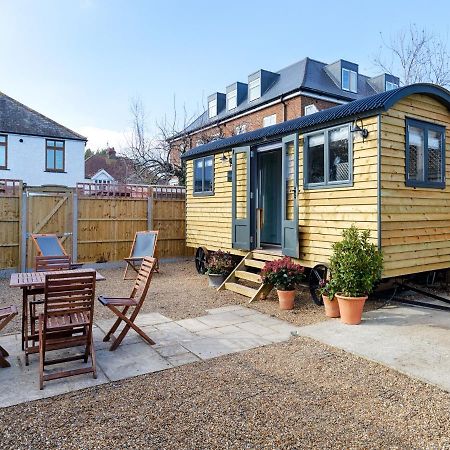 Pass The Keys Whitstable Shepherds Hut Minutes From The Harbour Villa ภายนอก รูปภาพ