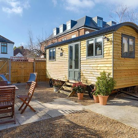 Pass The Keys Whitstable Shepherds Hut Minutes From The Harbour ภายนอก รูปภาพ
