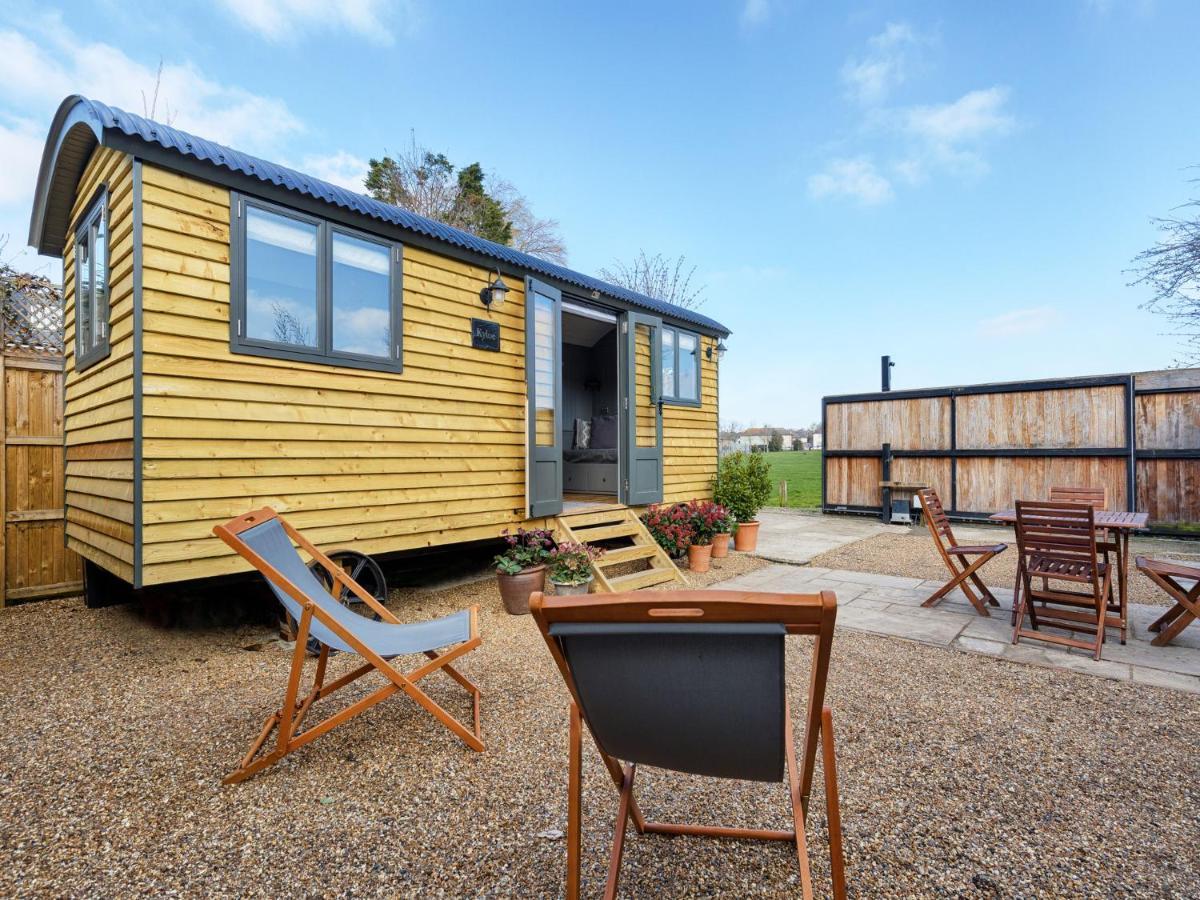 Pass The Keys Whitstable Shepherds Hut Minutes From The Harbour Villa ภายนอก รูปภาพ