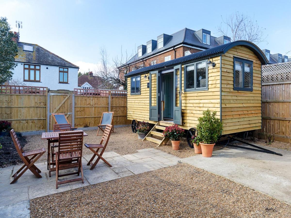 Pass The Keys Whitstable Shepherds Hut Minutes From The Harbour Villa ภายนอก รูปภาพ