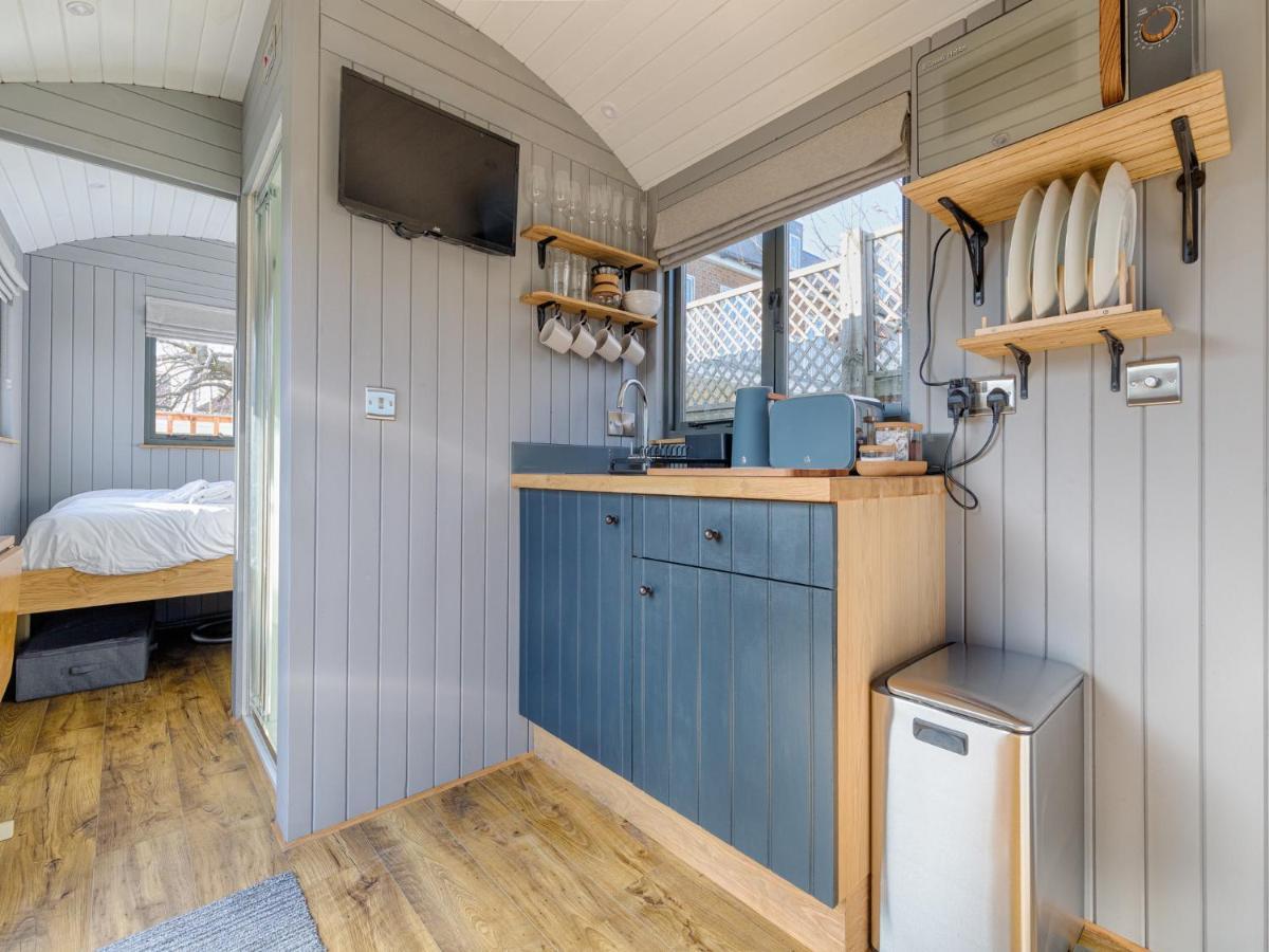 Pass The Keys Whitstable Shepherds Hut Minutes From The Harbour ภายนอก รูปภาพ