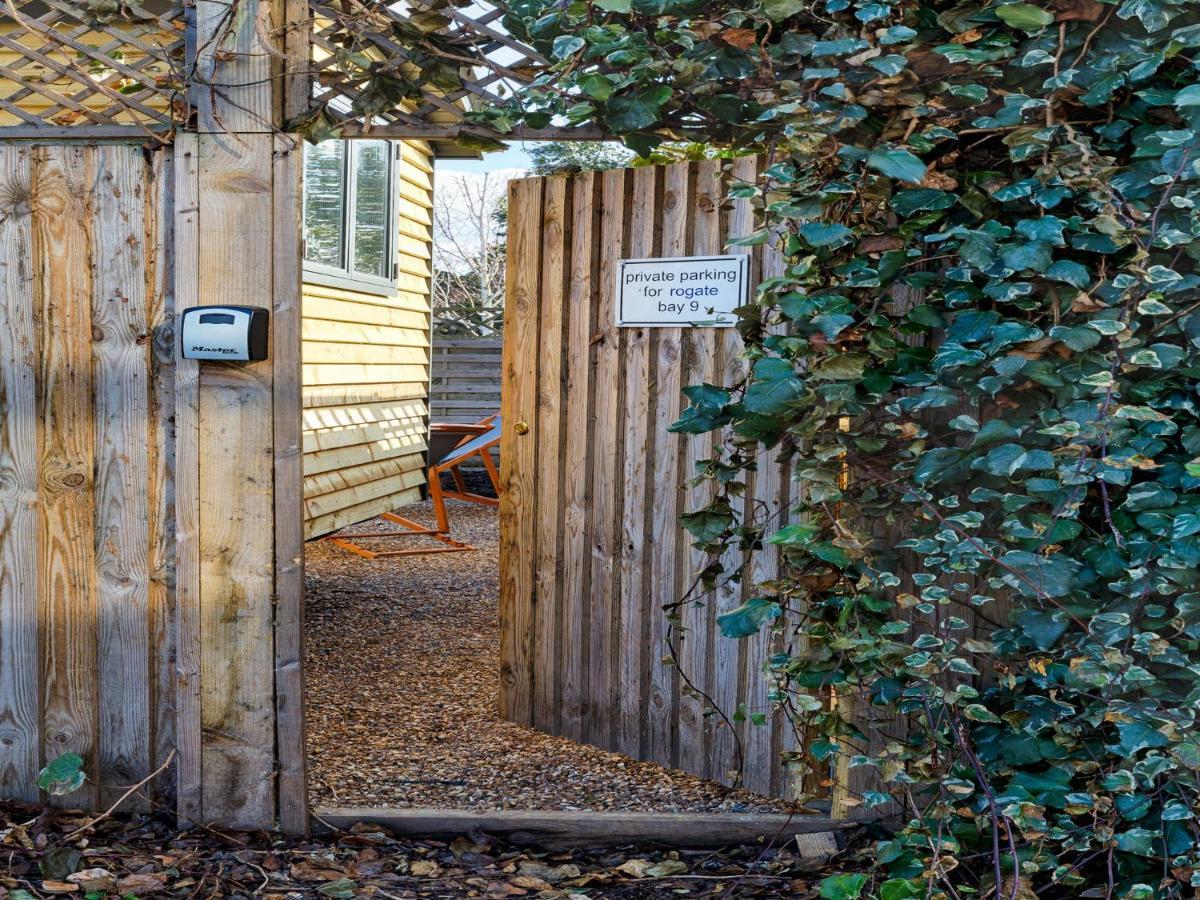 Pass The Keys Whitstable Shepherds Hut Minutes From The Harbour Villa ภายนอก รูปภาพ